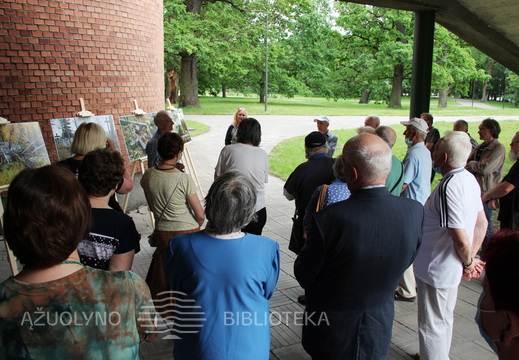 Parodos atidarymo akimirka