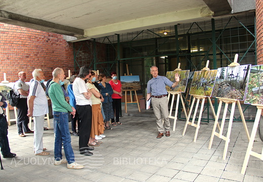 Parodos atidarymo akimirka