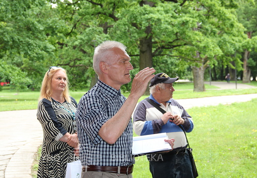 Parodos atidarymo akimirka