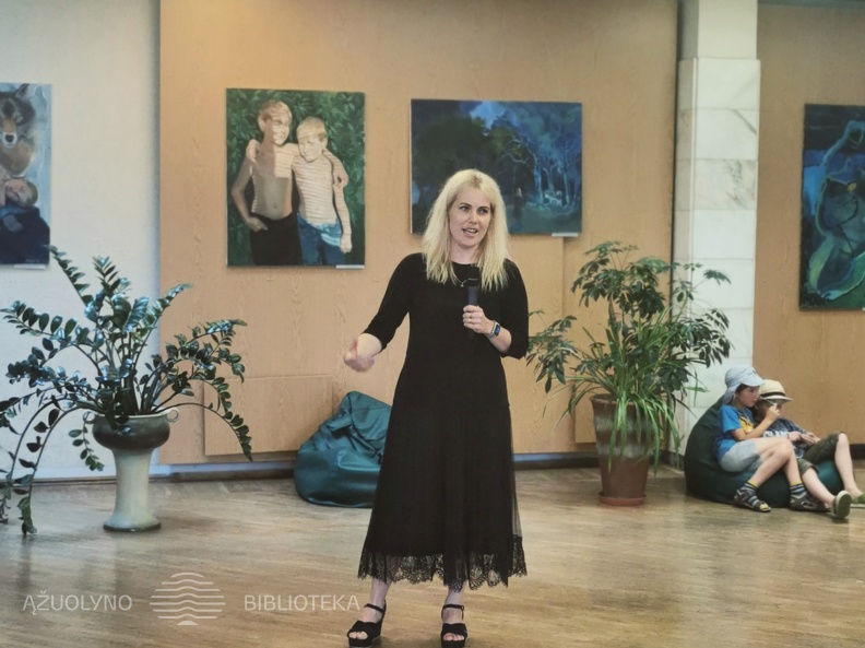 Apie kūrybinius parodos sumanymus pasakoja autorė Milda Šležaitė