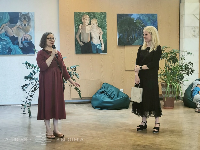 Sveikinimai parodos autorei