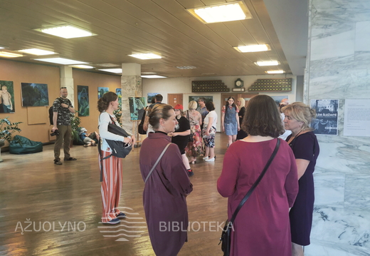 Parodos atidarymo akimirka