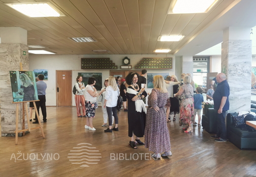 Parodos atidarymo akimirka