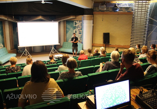 Filmo bendrakūrėjas D. Korba