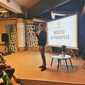 Miesto bitininkystės ir medaus produktų pristatymas su iiniciatyvos Urbanbee.lt sumanytojais