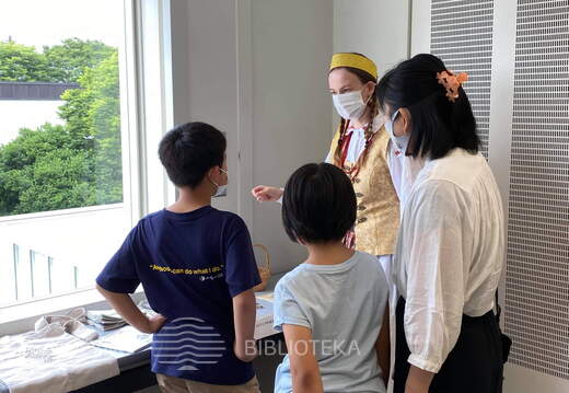 Prie lietuviškų suvenyrų 