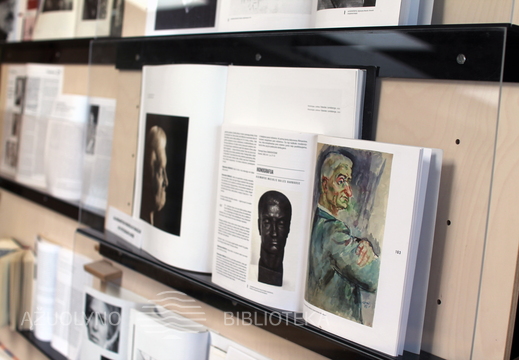 Leidinių ir dokumentų parodos "Algimantą Masiulį prisimenant..." fragmentas