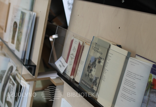 Leidinių ir dokumentų parodos "Algimantą Masiulį prisimenant..." fragmentas