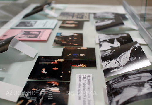 Leidinių ir dokumentų parodos "Algimantą Masiulį prisimenant..." stendas