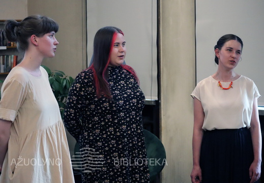 Emilija Vaginytė (pirma iš kairės), Milda Morkūnaitė ir Adelė Vaginytė