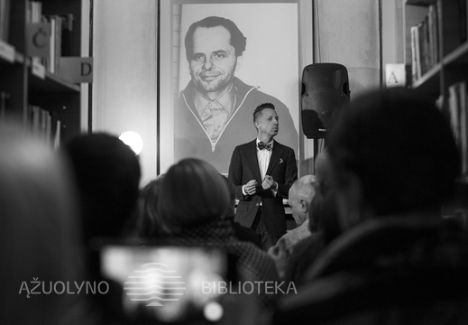  Dainininkas Linas Adomaitis 