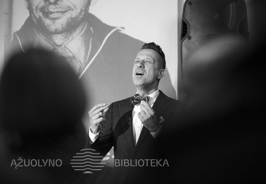  Dainininkas Linas Adomaitis 