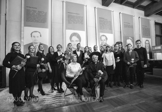 Kardinolas Sigitas Tamkevičius SJ, fondo „Bažnyčios kronika“ direktorė Diana Adomaitienė