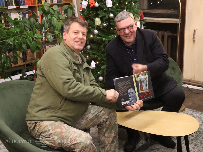Knygos autorius Regimantas Dima ir Majoras Donatas Mazurkevičius