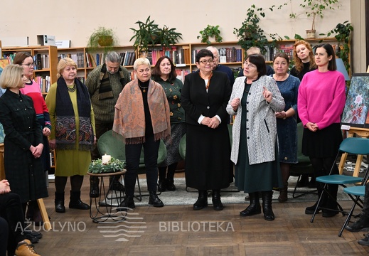 Advento vakaras „Dvare ugnelė žibėjo“