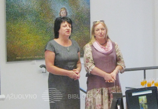 Telšių menų inkubatoriaus direktorė Palma Urbanavičienė ir parodos organizatorė Rimantė Tamoliūnienė